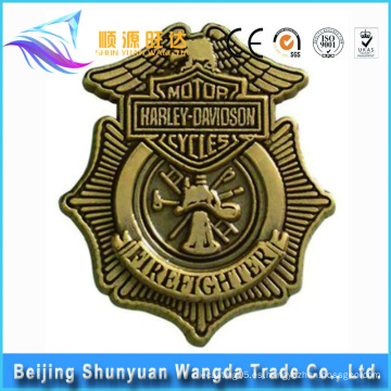 China Supplier Die Cast Custom Made insignia de metal con su propio diseño